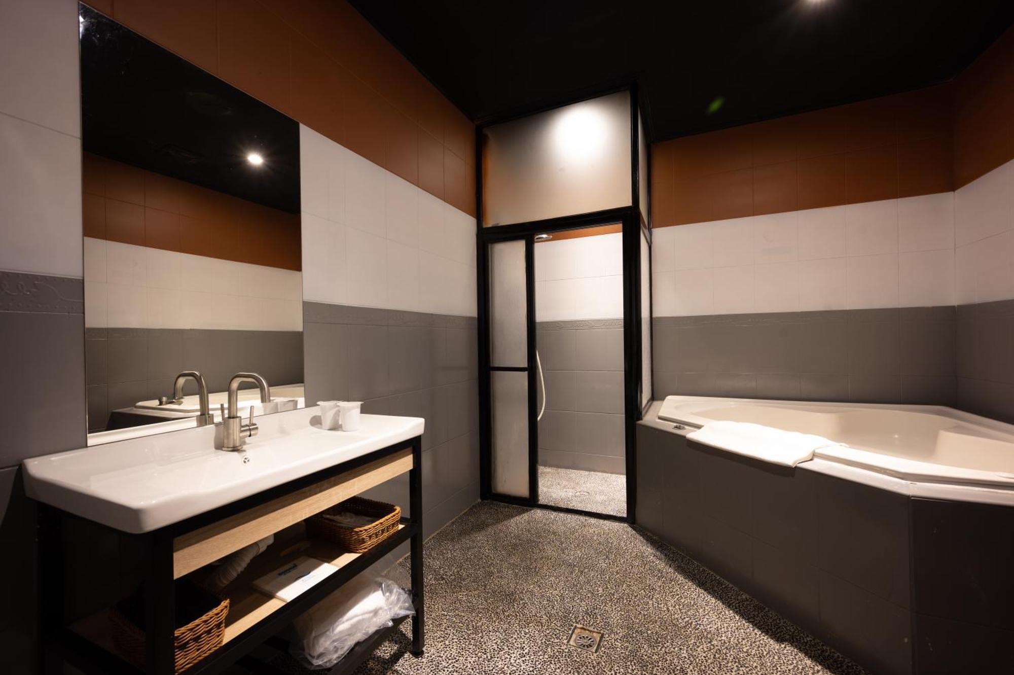 東旅驛棧 Motel Jiaoxi Exterior photo